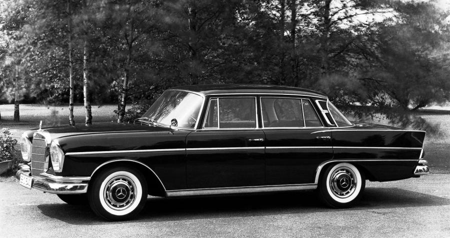  Mercedes-Benz 300 SE 1961 года  (фото 8 из 8)